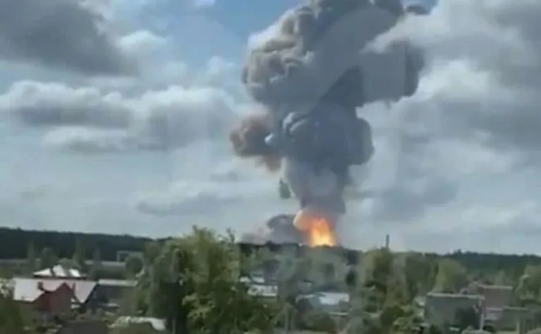 Explosión en una fábrica de pólvora en Rusia