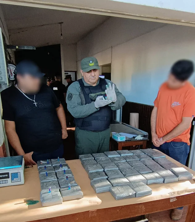 Una familia viajaba con 23 kilos de cocaína