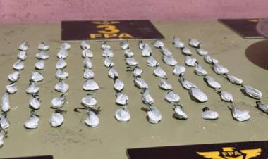 ESTABAN FRACCIONANDO COCAÍNA Y FUERON DETENIDOS