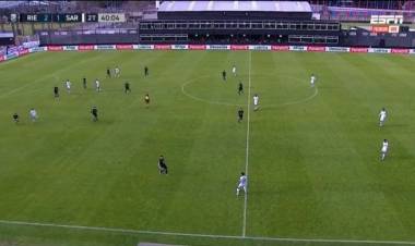 Insólito: Deportivo Riestra jugó con 12 futbolistas 