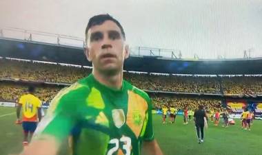 El camarógrafo colombiano le respondió al "Dibu" Martínez