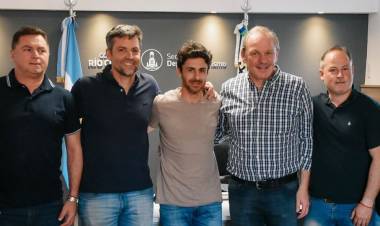 Pablo Aimar disertó  para entrenadores de fútbol