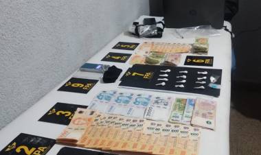 PROFESOR Y SU PAREJA DETENIDOS POR VENTA DE COCAÍNA