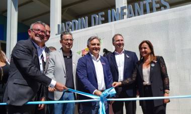 Llaryora inauguró una Escuela Secundaria