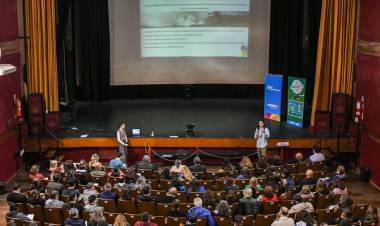 Ambiente brindó una capacitación a docentes 
