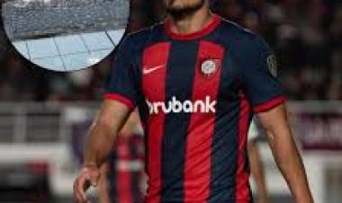 Insólito: un jugador se lesionó saludando a sus hinchas