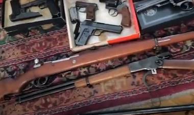 Decomisan un arsenal 