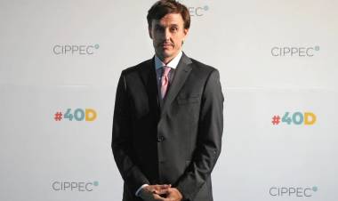 Moritán sigue en contacto con Pampita 