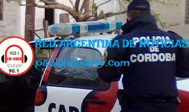 Se acercó a su madre y lo tenia prohibido