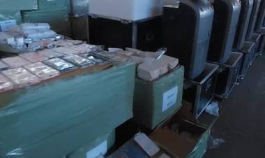 Decomisaron 20 contenedores con mercadería ilegal