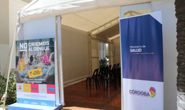  Instalan carpas sanitarias en centros hospitalarios