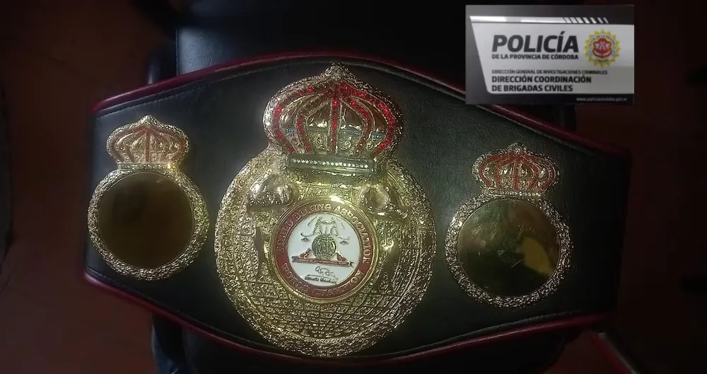 Recuperan cinturón de campeona mundial