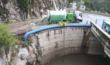 Limpieza en el Dique La Viña