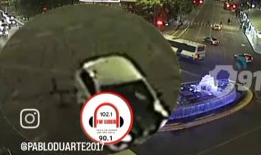 Quiso huir y embistió a un policia