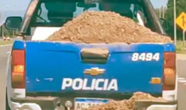 MÓVIL POLICIAL LLEVABA ARENA