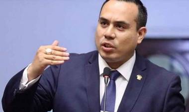 Investigan al presidente de Perú