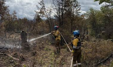 Chubut: Este viernes parte un cuarto grupo de bomberos