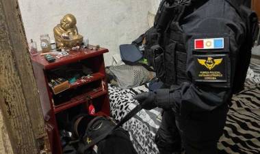 Pareja y empleado detenidos