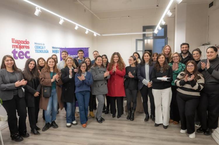 Inscripciones para el programa de formación Innovadoras Digitales