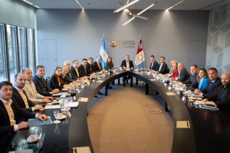 Llaryora presidió una nueva reunión de gabinete