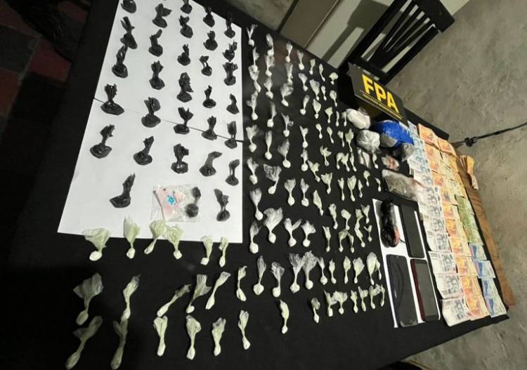 SIETE DETENIDOS Y SECUESTRO DE COCAÍNA Y MARIHUANA