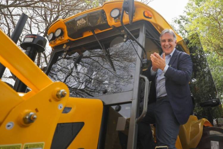 Equipamiento a Consorcios Camineros