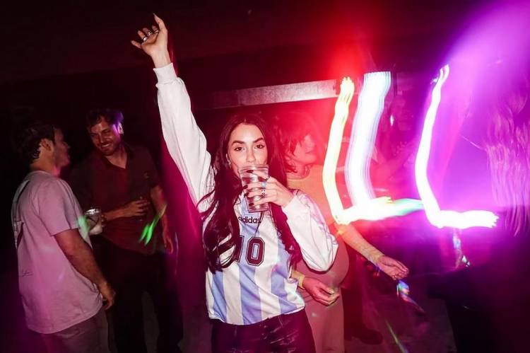 Lali Espósito festejó su cumpleaños a lo grande