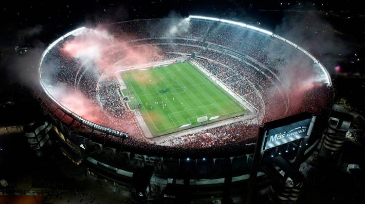 River deberá mudarse del Monumental 