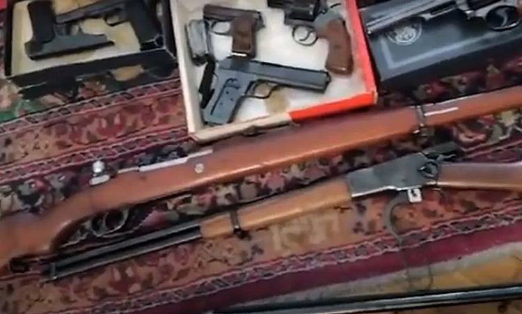 Decomisan un arsenal 