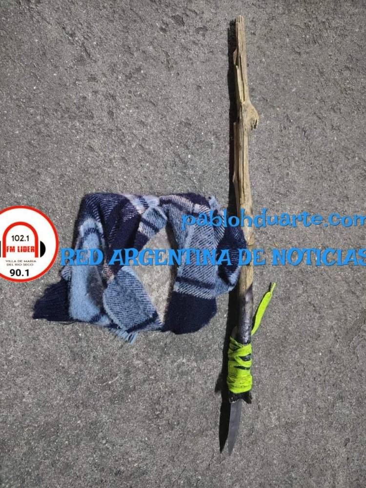 MUJER CON "EXTRAÑA CARGA"