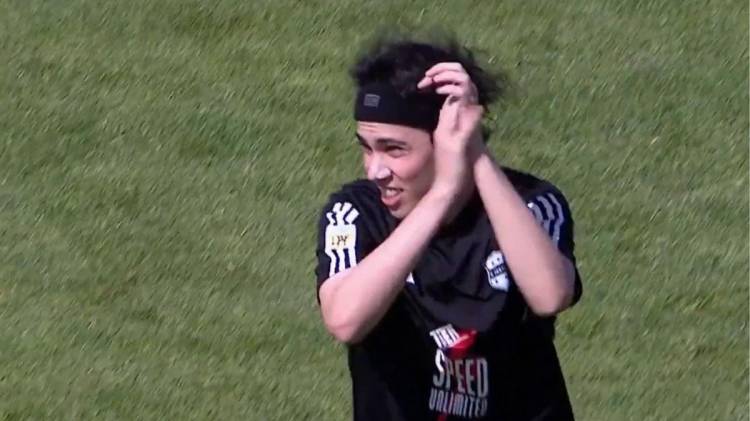 El streamer “Spreen" fue titular en Riestra ante Vélez