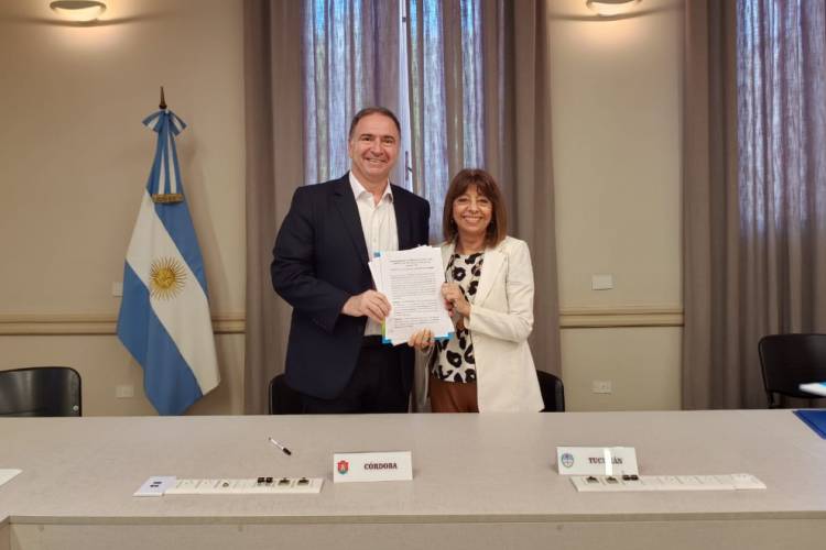 Córdoba y Tucumán firman convenio para  la mejora educativa