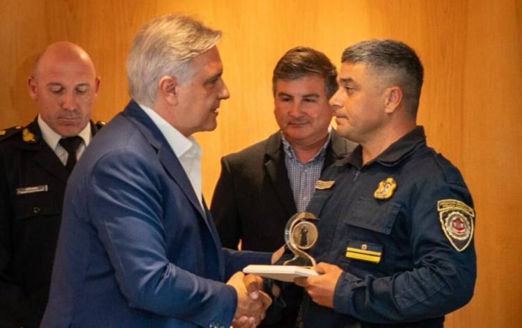 Llaryora pidió agravar las penas para quienes agreden a policías