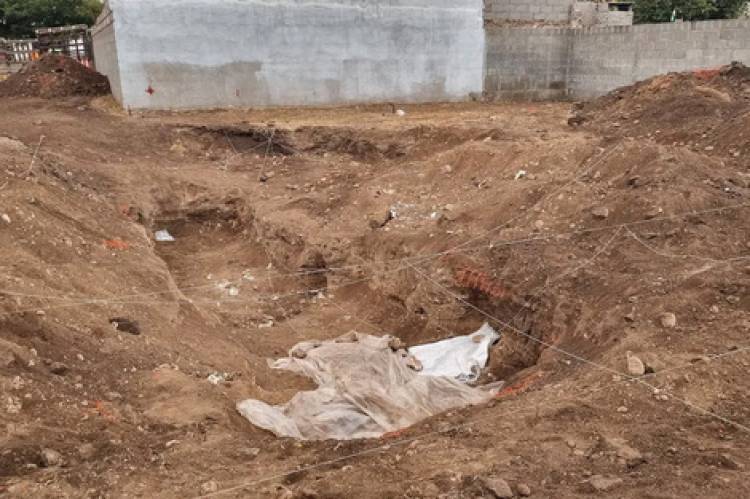 encontraron una fosa con más de 20 cadáveres 