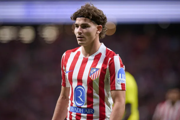 Julián Álvarez hat-trick:selló la victoria 